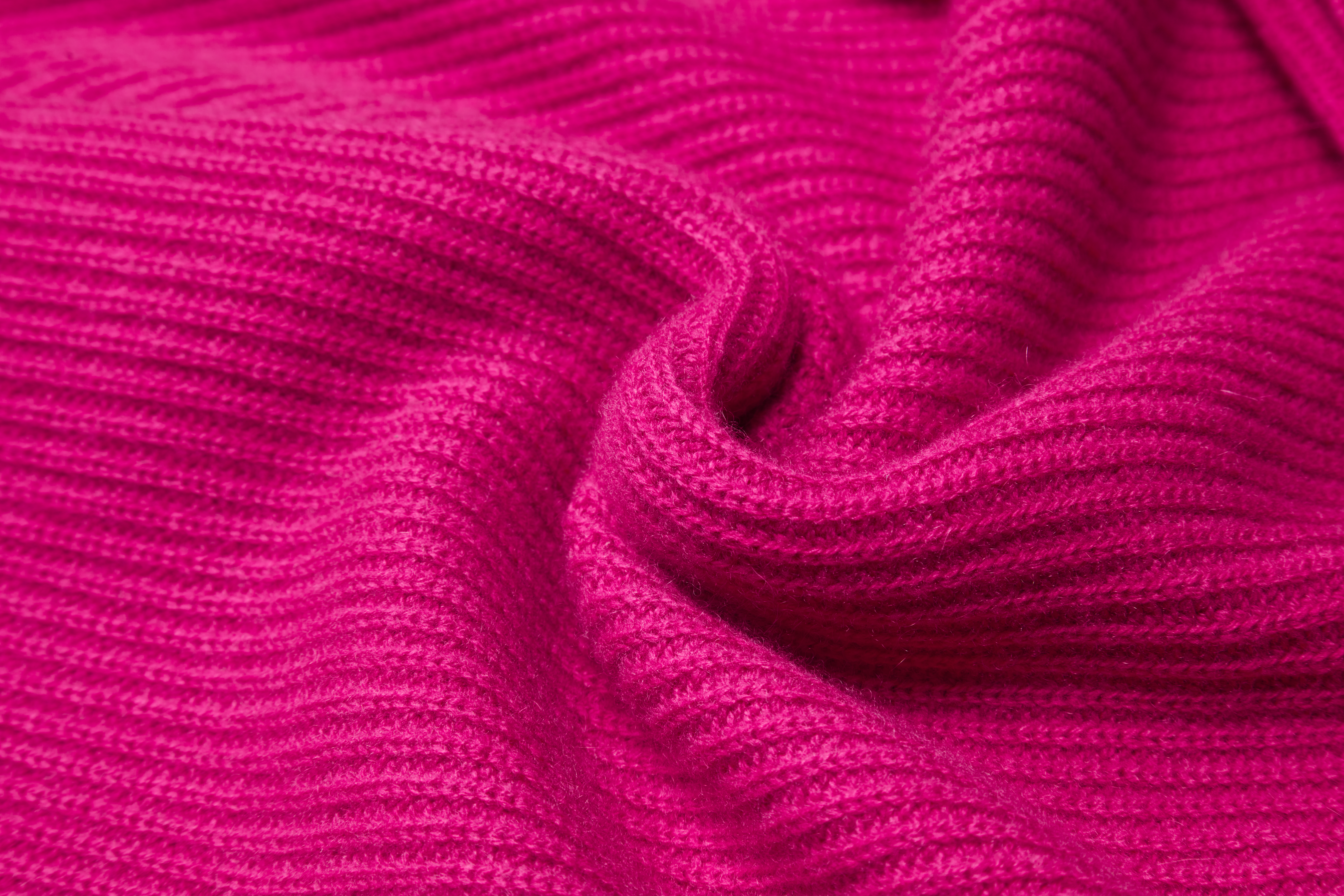 Saniya vom Schulterfaltepullover